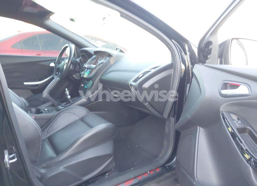 Photo 5 of 2013 Ford Focus ST (VIN 1FADP3L91DL230696)