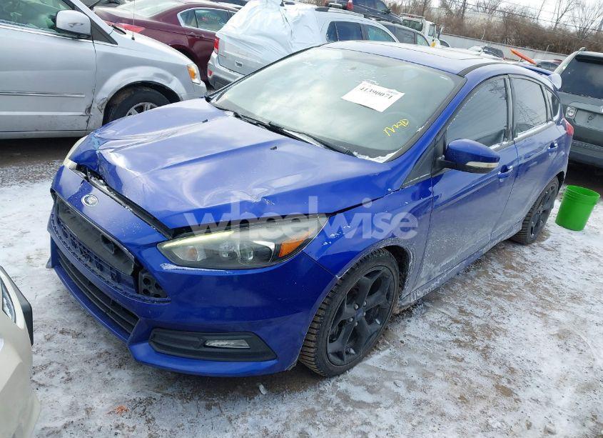 Photo 2 of 2015 Ford Focus ST (VIN 1FADP3L91FL312236)