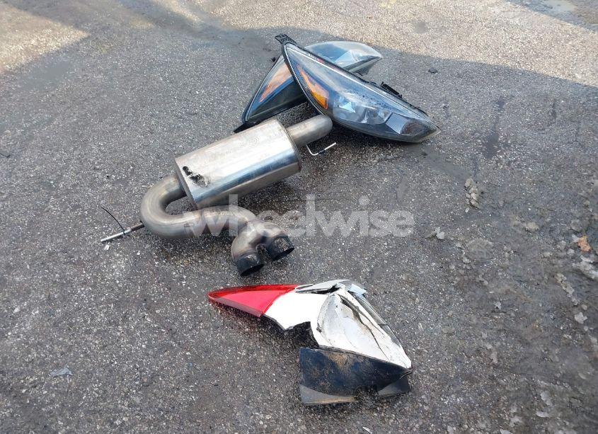 Photo 12 of 2016 Ford Focus ST (VIN 1FADP3L91GL266506)