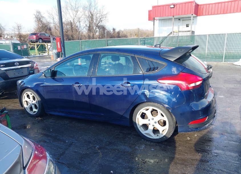 Photo 15 of 2016 Ford Focus ST (VIN 1FADP3L91GL266506)