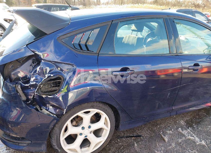 Photo 18 of 2016 Ford Focus ST (VIN 1FADP3L91GL266506)