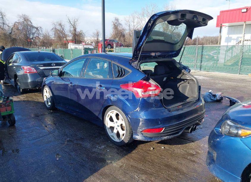 Photo 3 of 2016 Ford Focus ST (VIN 1FADP3L91GL266506)