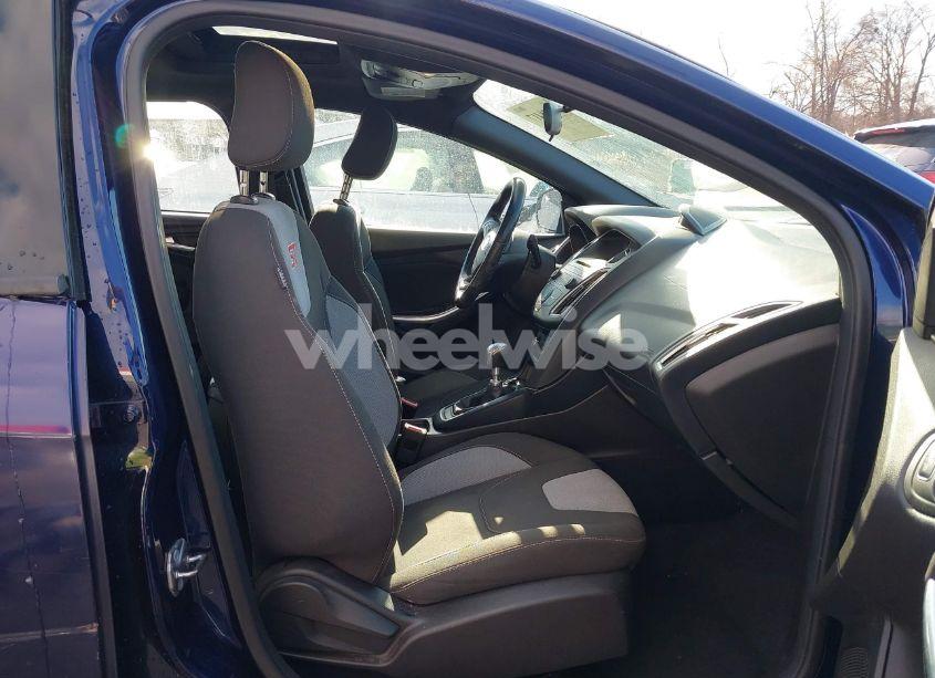 Photo 5 of 2016 Ford Focus ST (VIN 1FADP3L91GL266506)