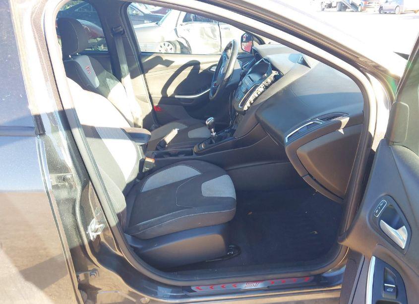 Photo 5 of 2016 Ford Focus ST (VIN 1FADP3L91GL328714)