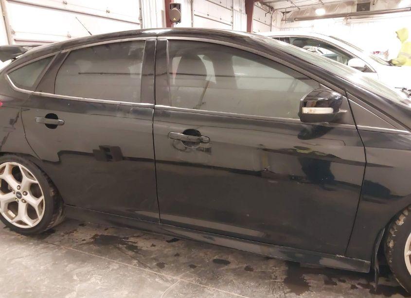 Photo 13 of 2016 Ford Focus ST (VIN 1FADP3L91GL378237)