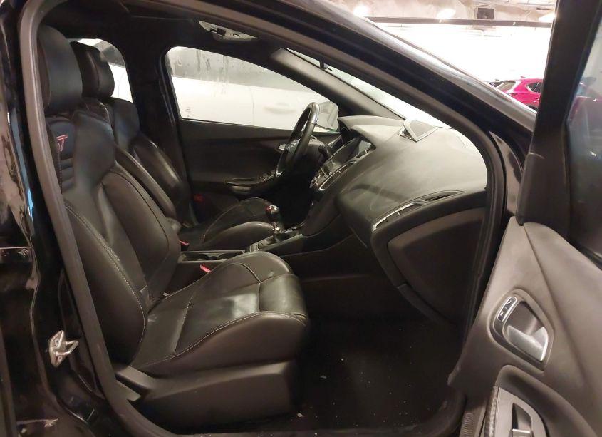 Photo 5 of 2016 Ford Focus ST (VIN 1FADP3L91GL378237)