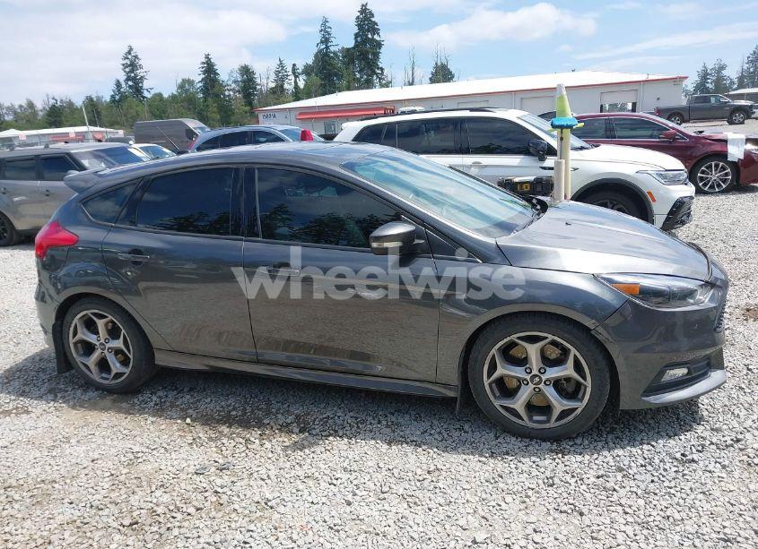 Photo 13 of 2016 Ford Focus ST (VIN 1FADP3L91GL406263)