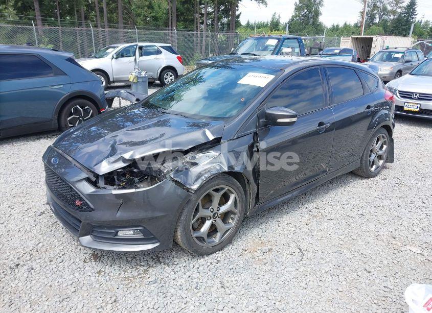 Photo 2 of 2016 Ford Focus ST (VIN 1FADP3L91GL406263)