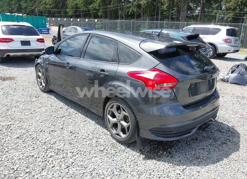 Photo 3 of 2016 Ford Focus ST (VIN 1FADP3L91GL406263)