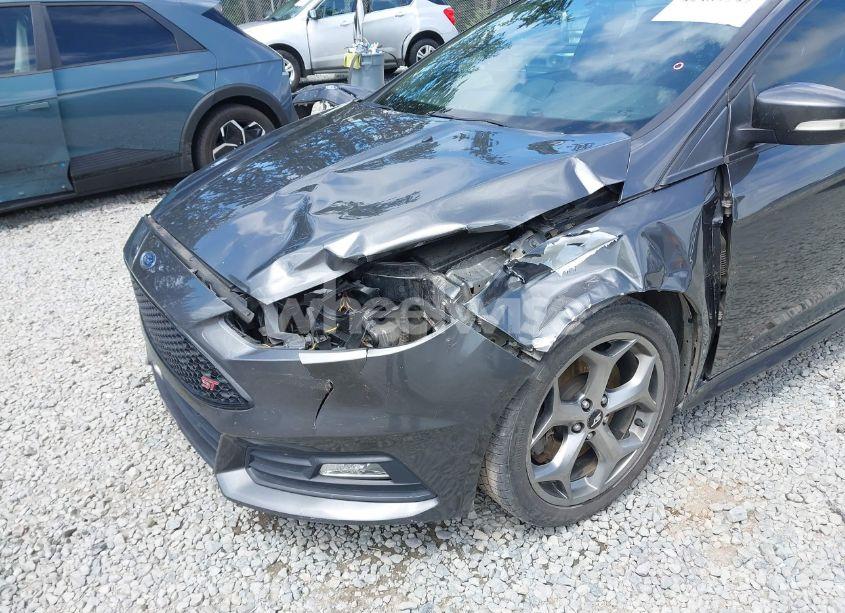 Photo 6 of 2016 Ford Focus ST (VIN 1FADP3L91GL406263)