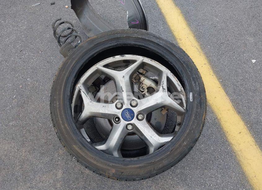 Photo 12 of 2017 Ford Focus ST (VIN 1FADP3L91HL215413)