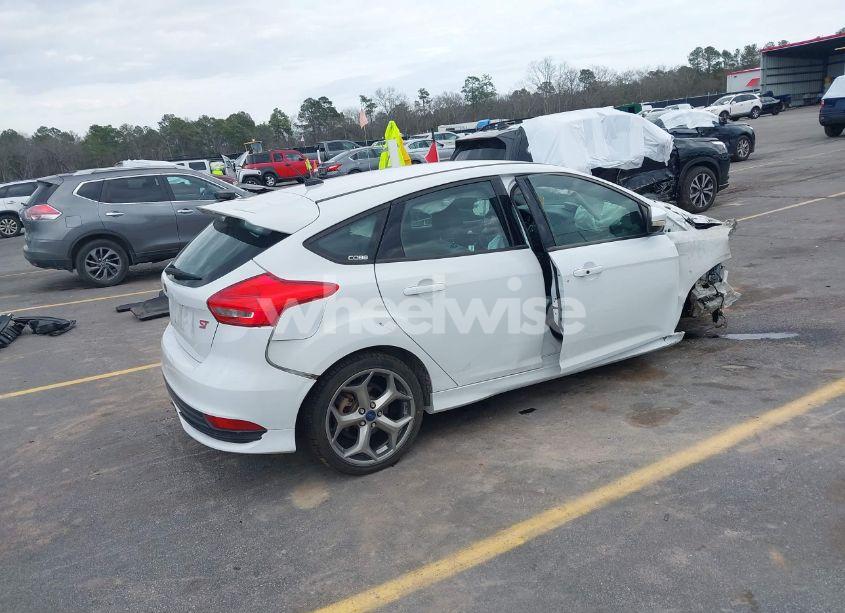 Photo 4 of 2017 Ford Focus ST (VIN 1FADP3L91HL215413)