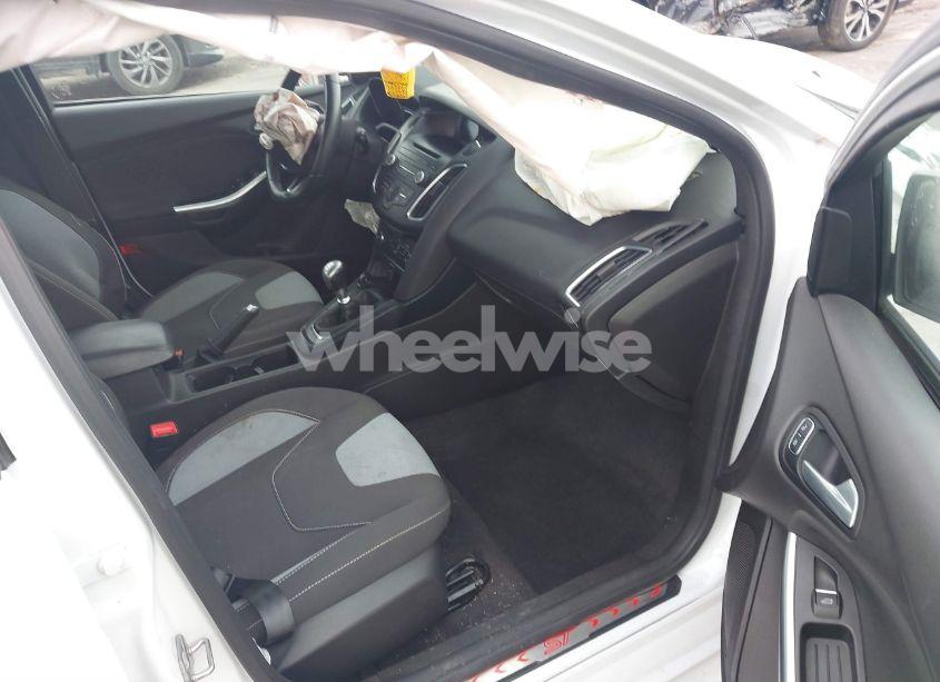 Photo 5 of 2017 Ford Focus ST (VIN 1FADP3L91HL215413)