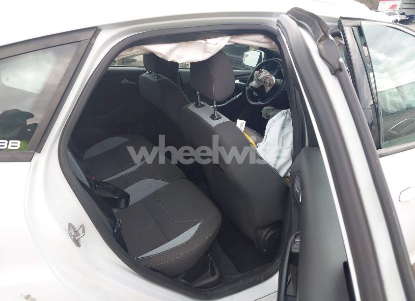 Photo 8 of 2017 Ford Focus ST (VIN 1FADP3L91HL215413)