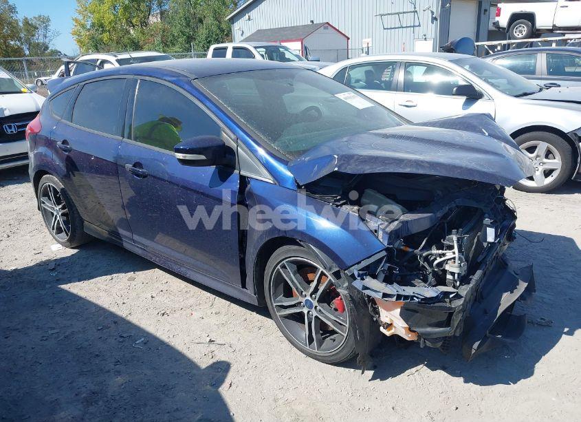 2017 Ford Focus ST (VIN 1FADP3L91HL298566) main photo