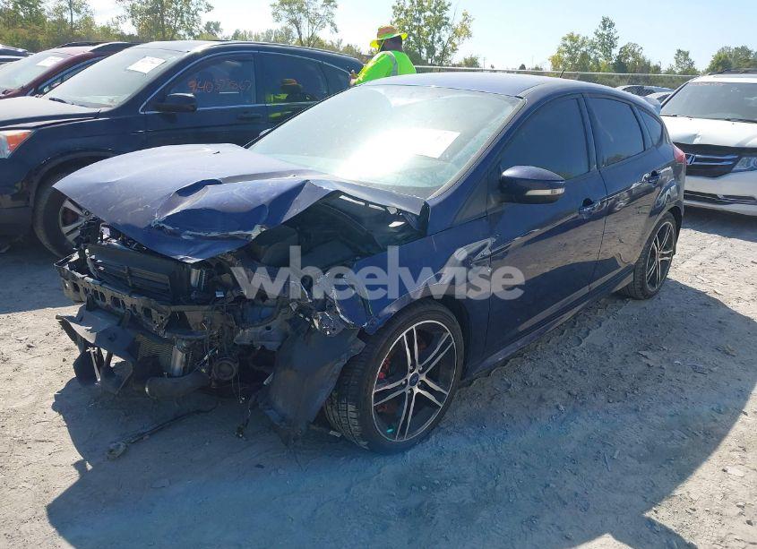 Photo 2 of 2017 Ford Focus ST (VIN 1FADP3L91HL298566)