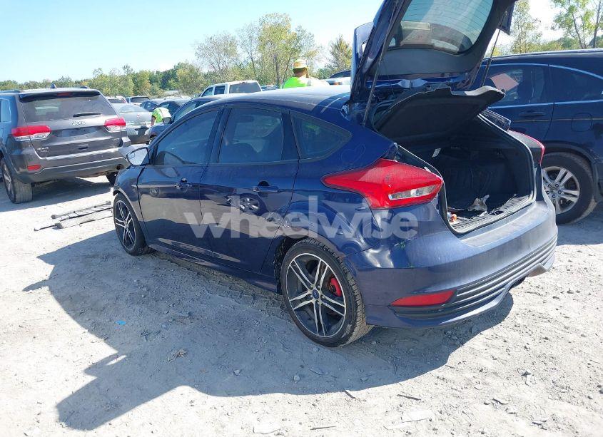 Photo 3 of 2017 Ford Focus ST (VIN 1FADP3L91HL298566)