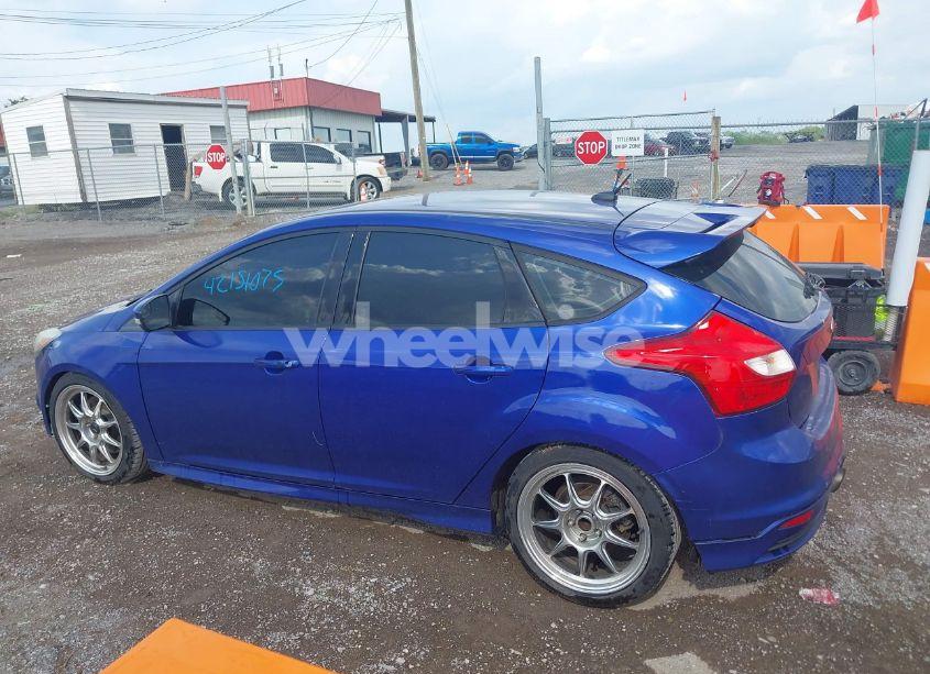Photo 14 of 2013 Ford Focus ST (VIN 1FADP3L92DL167821)