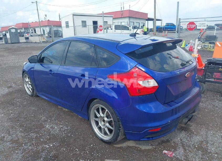 Photo 3 of 2013 Ford Focus ST (VIN 1FADP3L92DL167821)