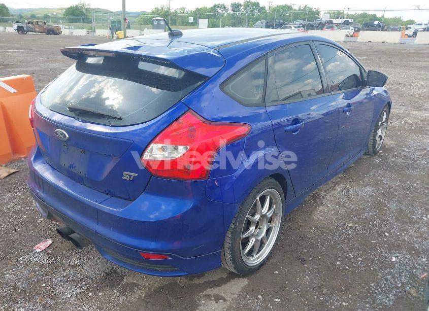 Photo 4 of 2013 Ford Focus ST (VIN 1FADP3L92DL167821)
