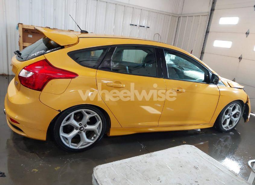 Photo 14 of 2013 Ford Focus ST (VIN 1FADP3L92DL191777)