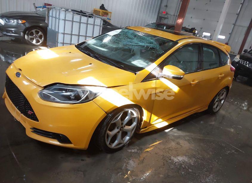 Photo 2 of 2013 Ford Focus ST (VIN 1FADP3L92DL191777)