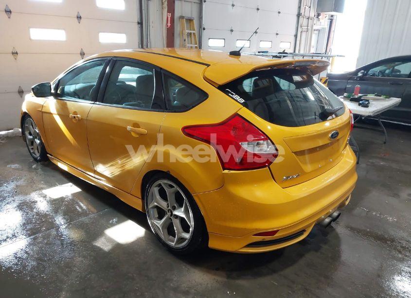 Photo 3 of 2013 Ford Focus ST (VIN 1FADP3L92DL191777)