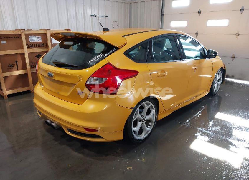 Photo 4 of 2013 Ford Focus ST (VIN 1FADP3L92DL191777)