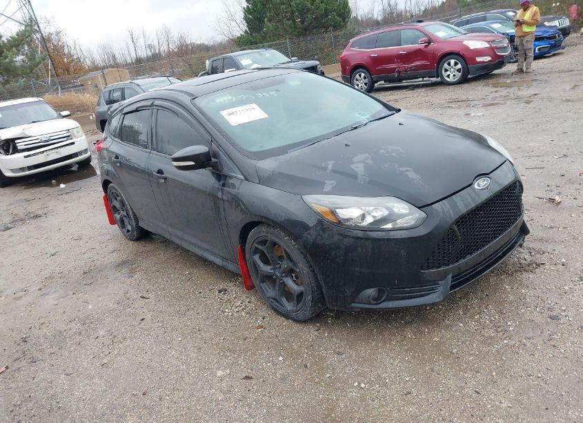 2013 Ford Focus ST (VIN 1FADP3L92DL324358) main photo