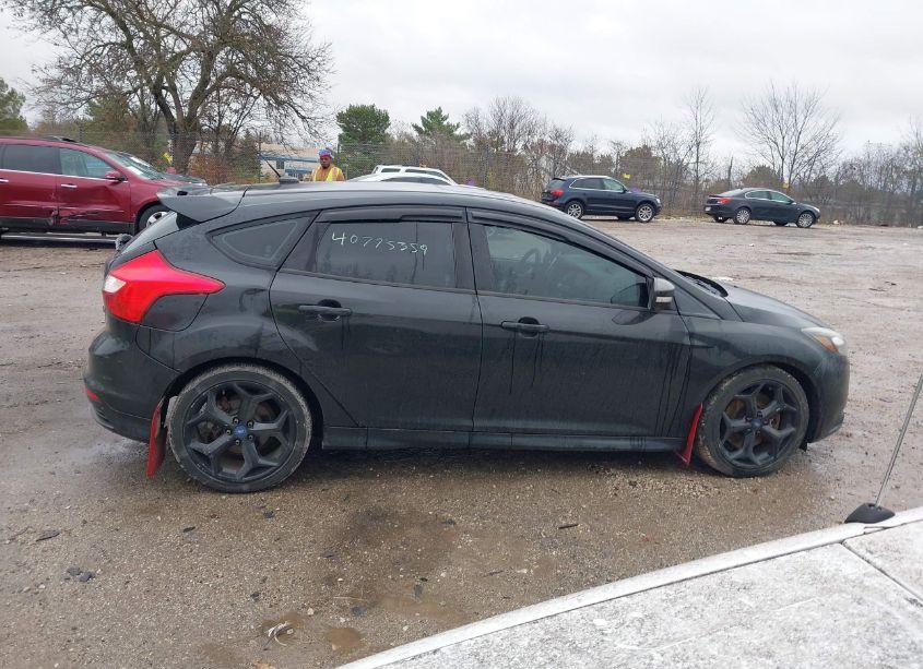 Photo 13 of 2013 Ford Focus ST (VIN 1FADP3L92DL324358)