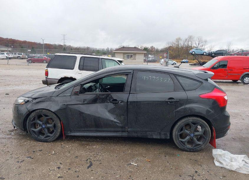 Photo 14 of 2013 Ford Focus ST (VIN 1FADP3L92DL324358)