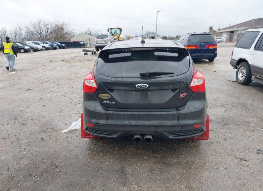 Photo 16 of 2013 Ford Focus ST (VIN 1FADP3L92DL324358)