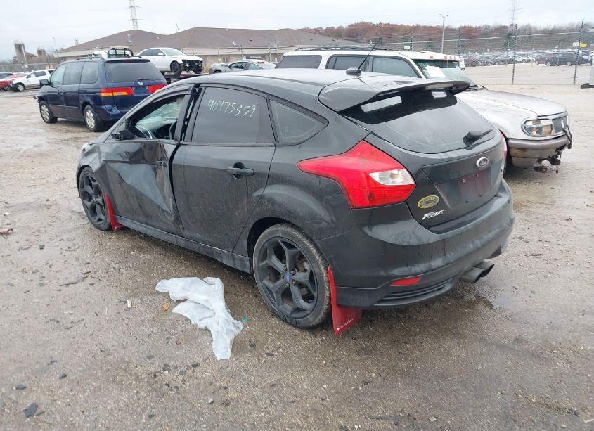 Photo 3 of 2013 Ford Focus ST (VIN 1FADP3L92DL324358)
