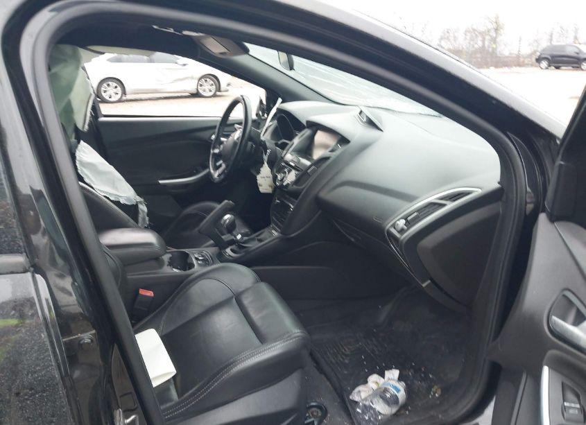 Photo 5 of 2013 Ford Focus ST (VIN 1FADP3L92DL324358)