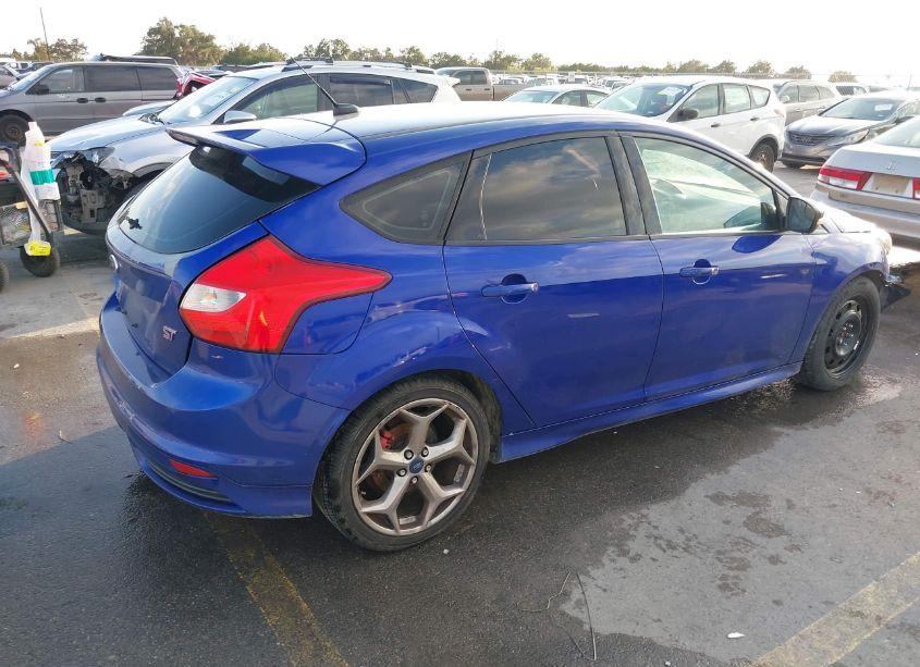 Photo 4 of 2014 Ford Focus ST (VIN 1FADP3L92EL310994)