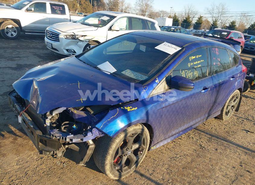 Photo 2 of 2014 Ford Focus ST (VIN 1FADP3L92EL388031)