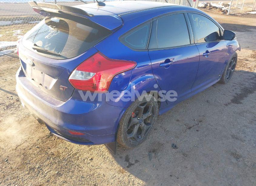 Photo 4 of 2014 Ford Focus ST (VIN 1FADP3L92EL388031)
