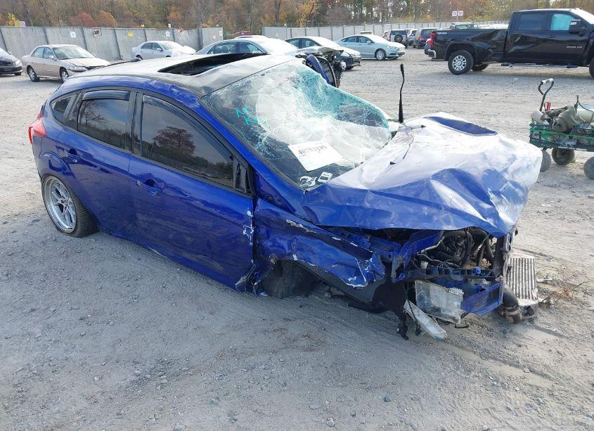 2014 Ford Focus (VIN 1FADP3L92EL415891) main photo