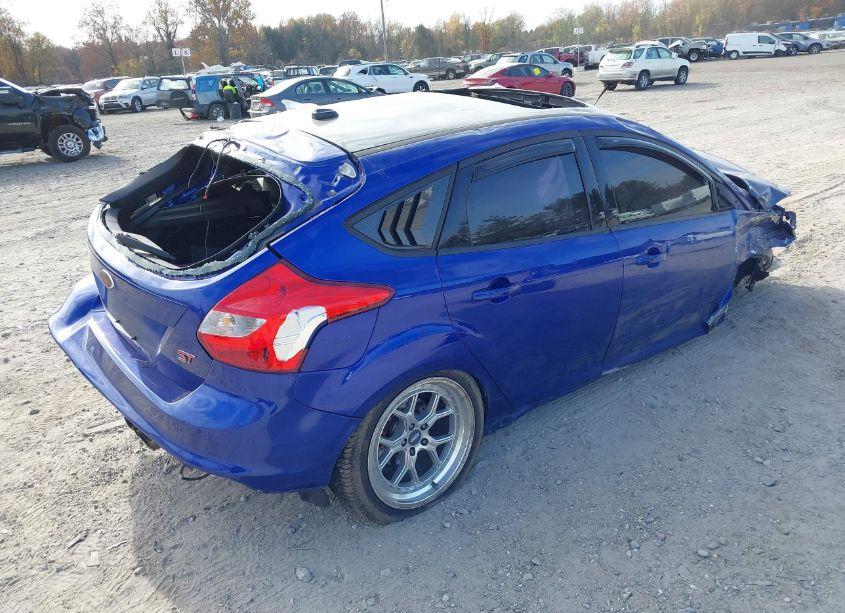 Photo 4 of 2014 Ford Focus (VIN 1FADP3L92EL415891)