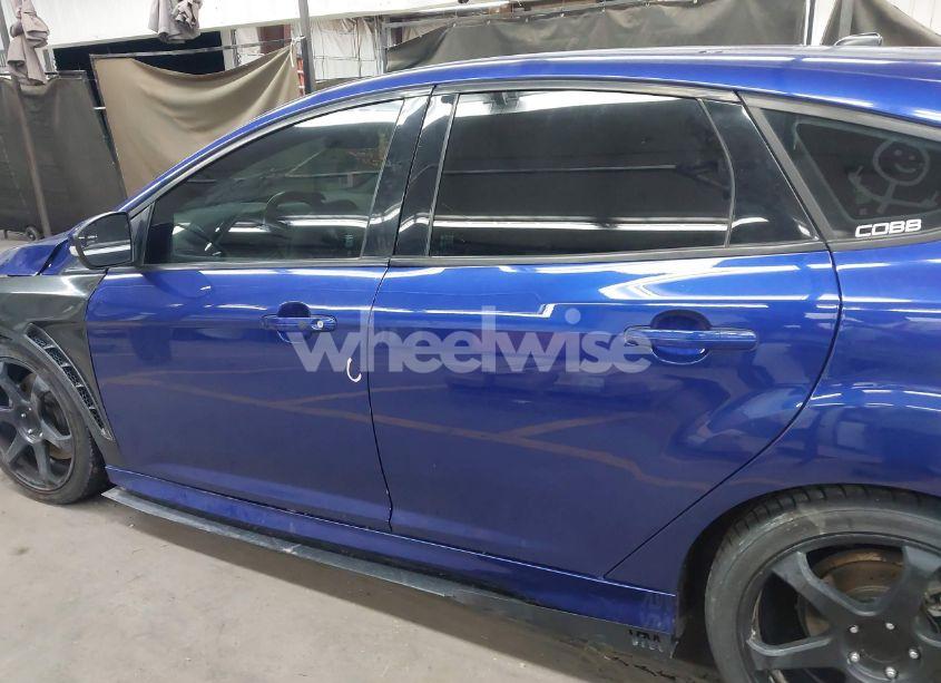 Photo 15 of 2015 Ford Focus ST (VIN 1FADP3L92FL293888)