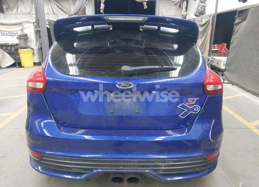 Photo 17 of 2015 Ford Focus ST (VIN 1FADP3L92FL293888)
