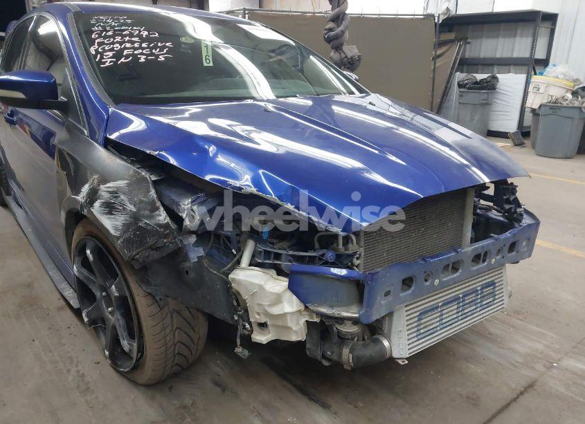 Photo 18 of 2015 Ford Focus ST (VIN 1FADP3L92FL293888)