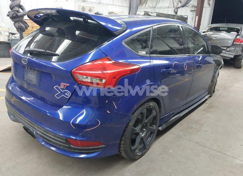 Photo 4 of 2015 Ford Focus ST (VIN 1FADP3L92FL293888)
