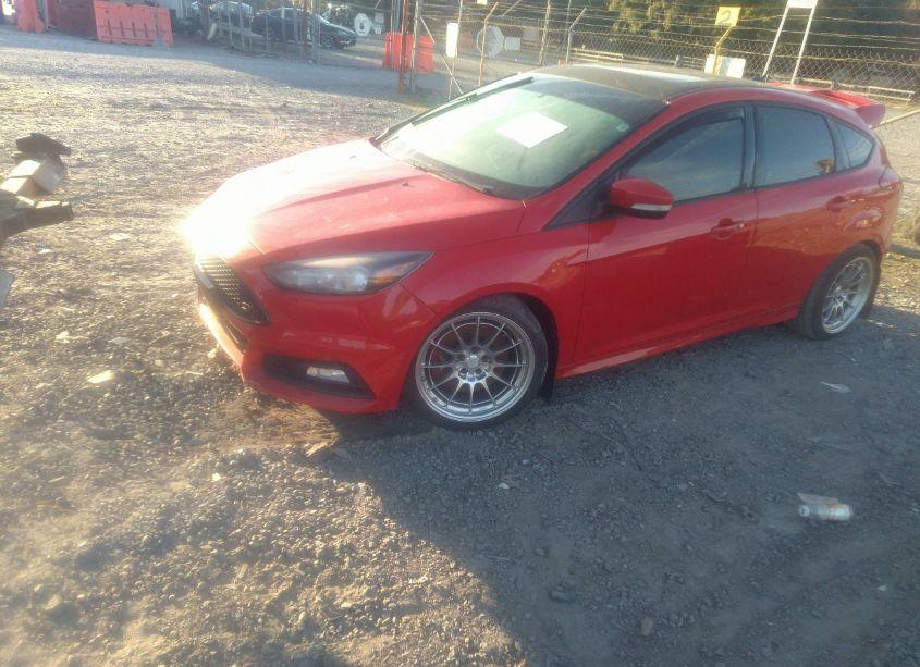 Photo 2 of 2016 Ford Focus ST (VIN 1FADP3L92GL337499)
