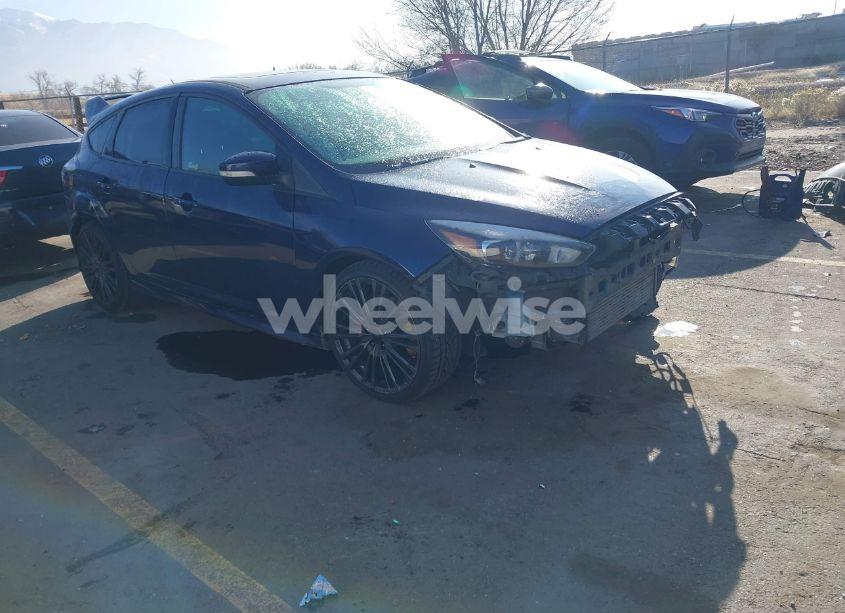 2016 Ford Focus ST (VIN 1FADP3L92GL351354) main photo