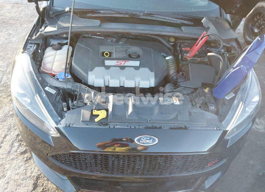 Photo 10 of 2016 Ford Focus ST (VIN 1FADP3L92GL360801)