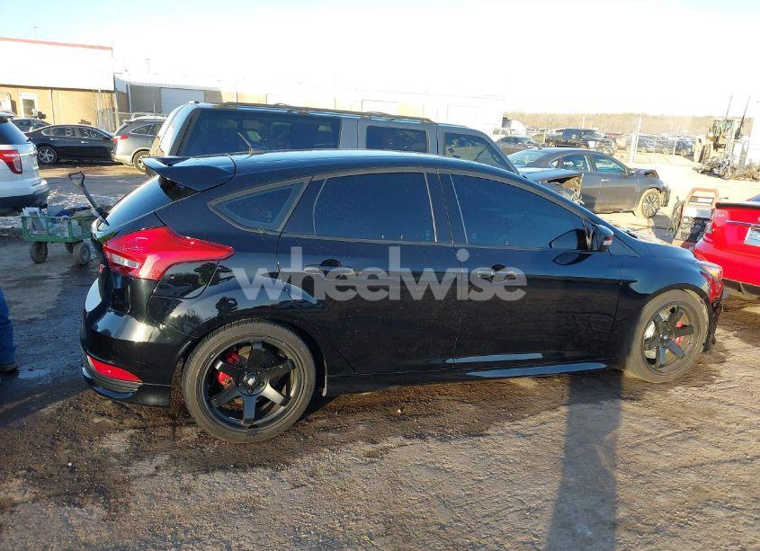 Photo 13 of 2016 Ford Focus ST (VIN 1FADP3L92GL360801)