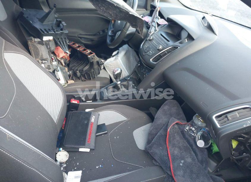 Photo 5 of 2017 Ford Focus ST (VIN 1FADP3L92HL244094)