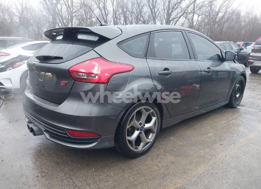Photo 4 of 2017 Ford Focus ST (VIN 1FADP3L92HL257573)