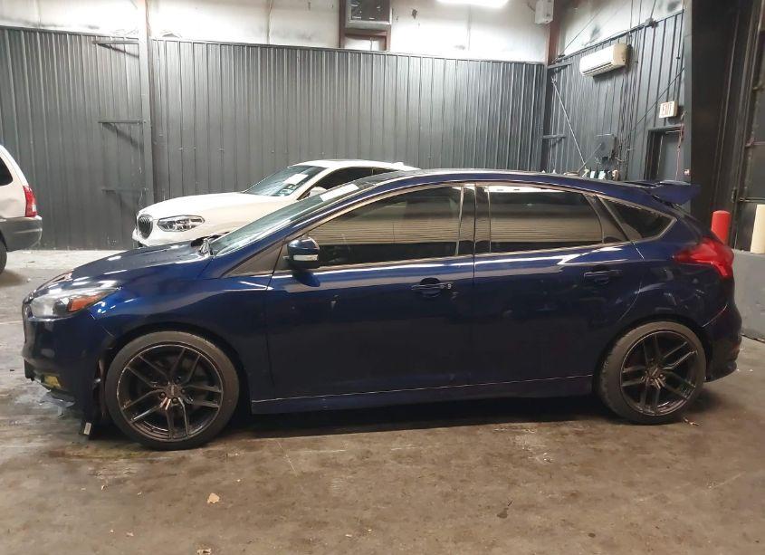 Photo 14 of 2017 Ford Focus ST (VIN 1FADP3L92HL326097)